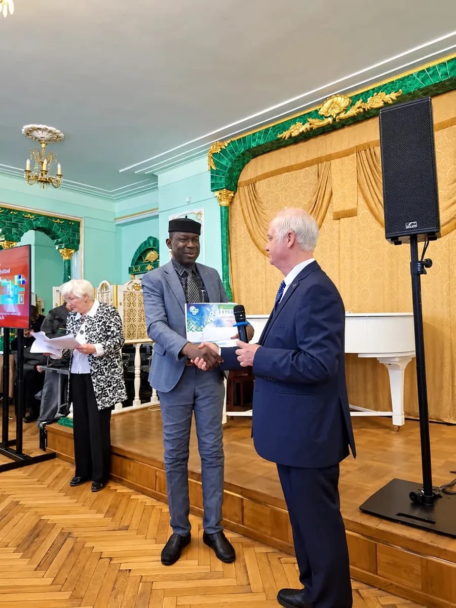 Remise du prix EcoWorld 2025 à l’ACIEA lors de la cérémonie à Moscou